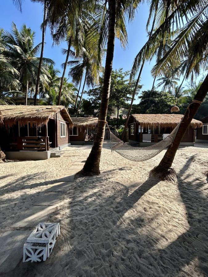 Silent Beach Resort Mandrem Exteriör bild